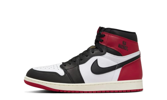 Jordan 1 Retro High OG Black Toe rivisitata