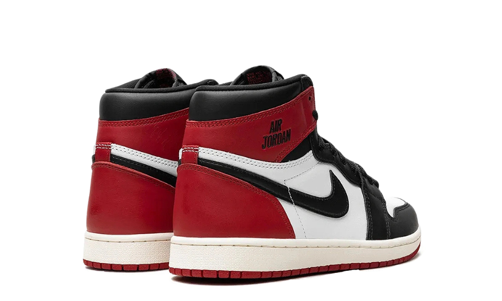 Jordan 1 Retro High OG Black Toe rivisitata